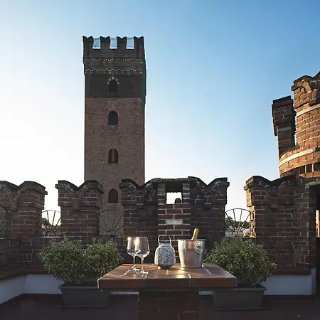 Castello Medici Del Vascello Asti